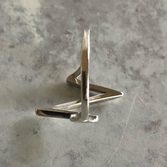 Sterling Silver Heartbeat Zig Zag Ring, Size 7 - Picture 6 of 7